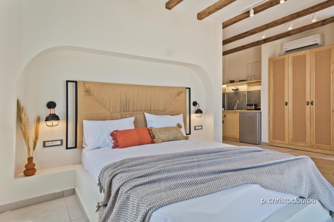 Ypsilos Beach Suites Adults Only Kyra Panagia ภายนอก รูปภาพ